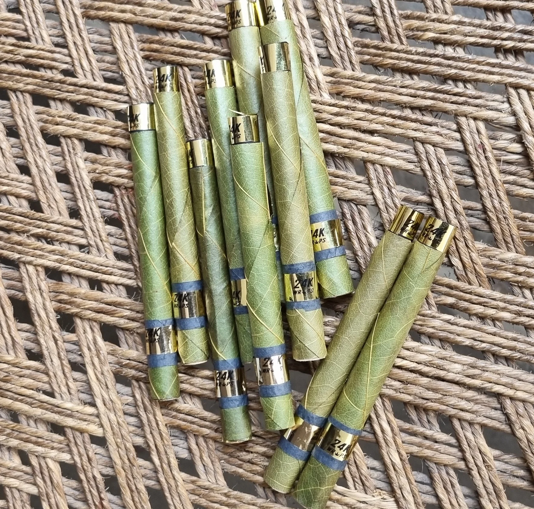 Большие партии травяные скрученные листья Cordia и tendu Предварительно Maxican Пальмовые Листья конусы королевского