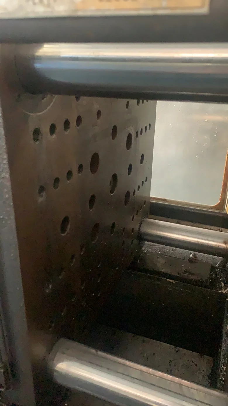 Использованная машина для литья под давлением Highsun 128 тонн Переменный насос