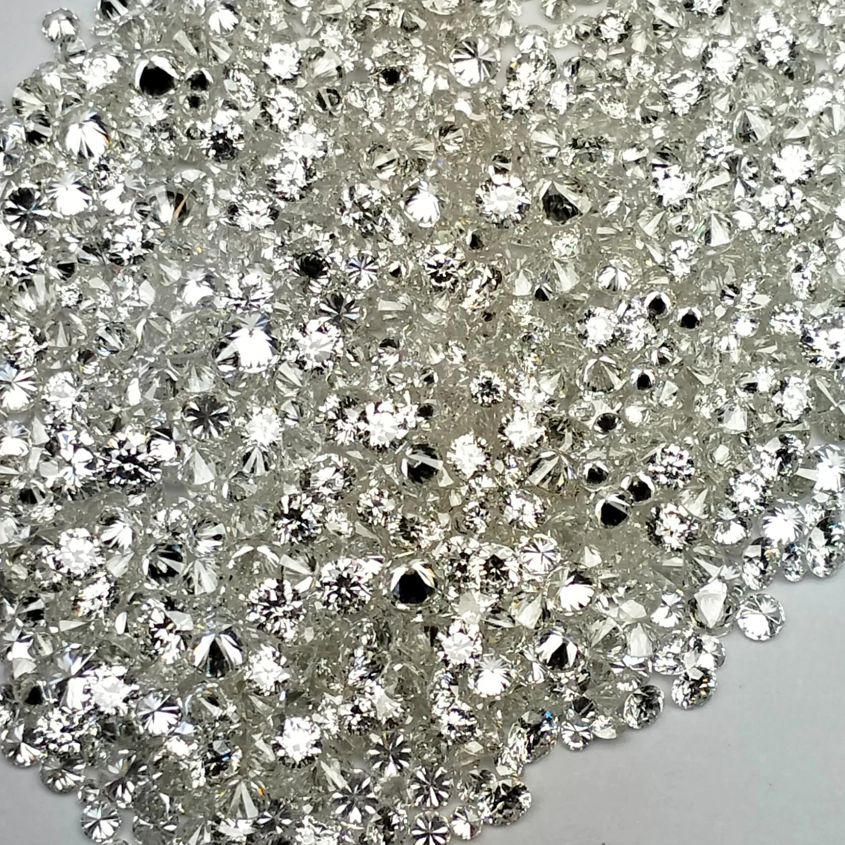 loose diamonds Round Brilliant Cut Natural Diamonds from India in VS-SI Clarity and FG Colour from Sizes 1.80mm to 2.05mm