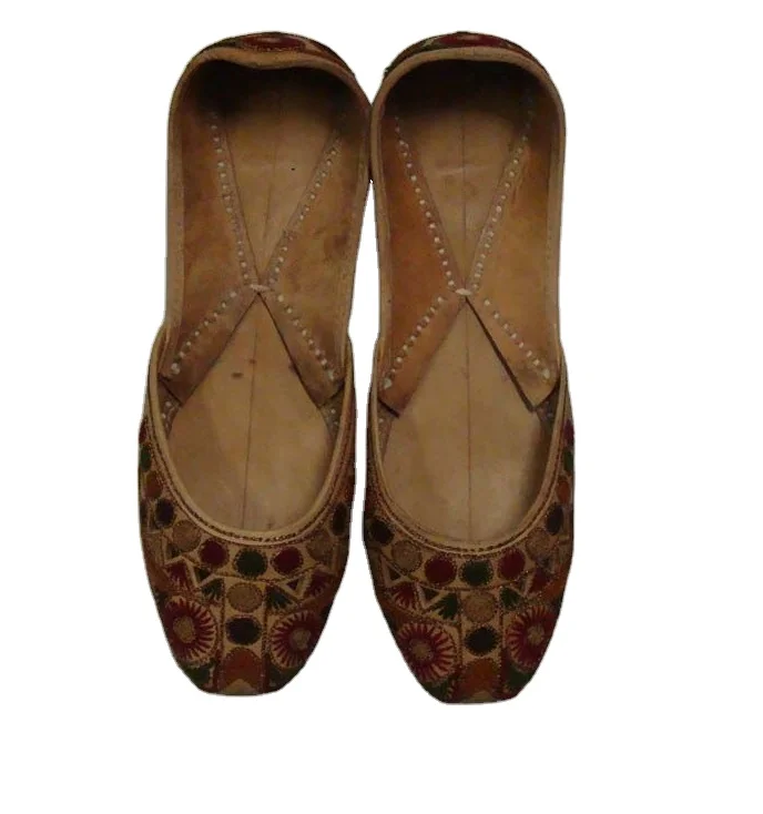 kussa shoes made in Pakistan Shoes Khussa Juti Jutti Mojari Punjabi Indian Women embroidery ladies juti