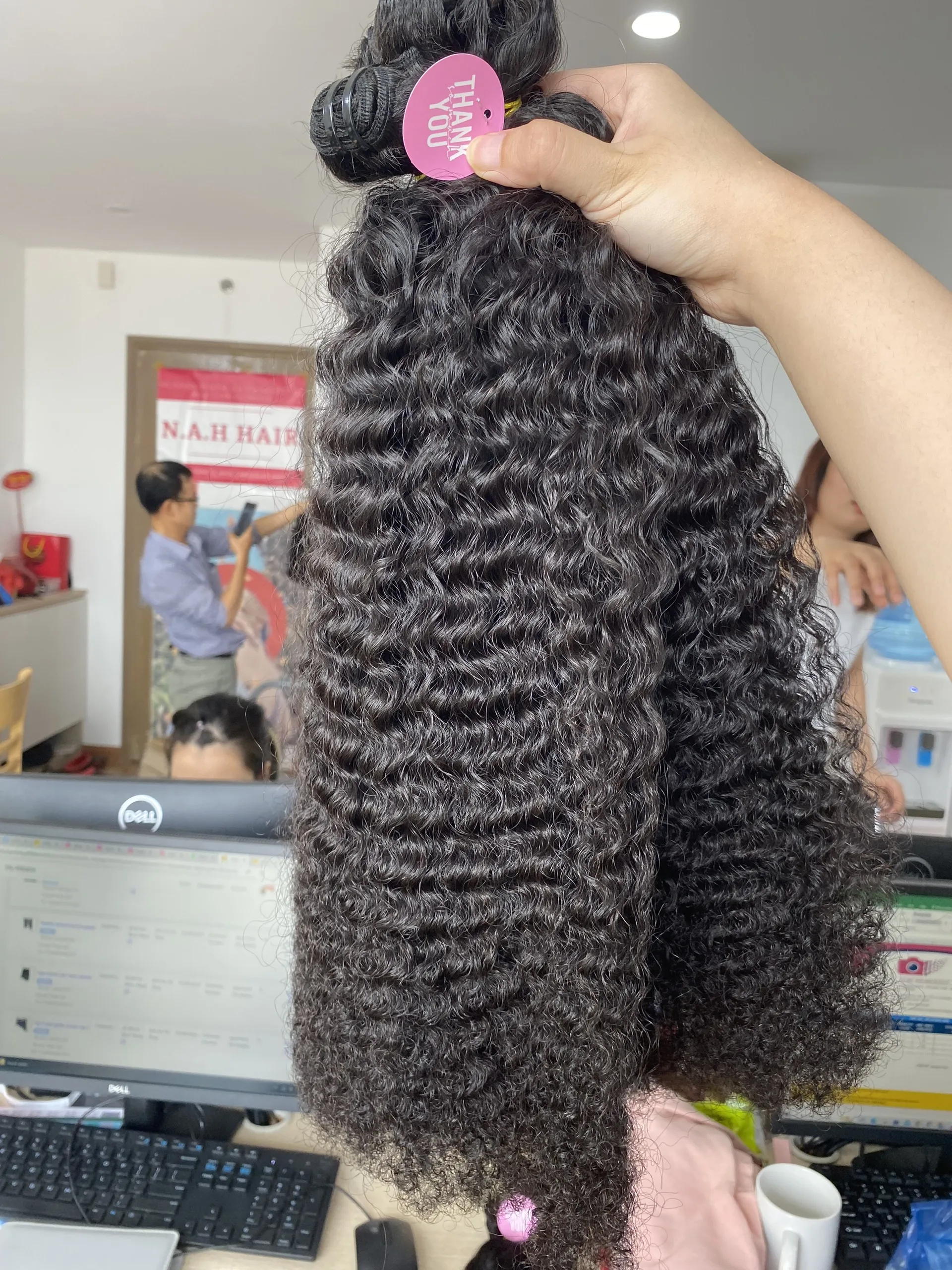 Оптовая продажа необработанные камбоджийские и вьетнамские волосы 100% человеческие пряди для наращивания кудрявая