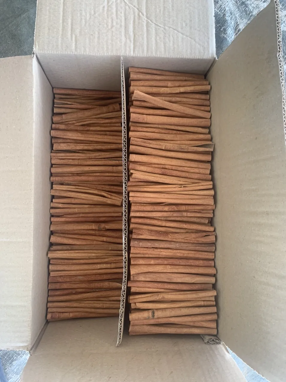 10kg Carton Packing Cinnamon Cassia Herbs Tube Cigarette 10cm Spices Origin Vietnam For Export - JANE LEE +84968234538