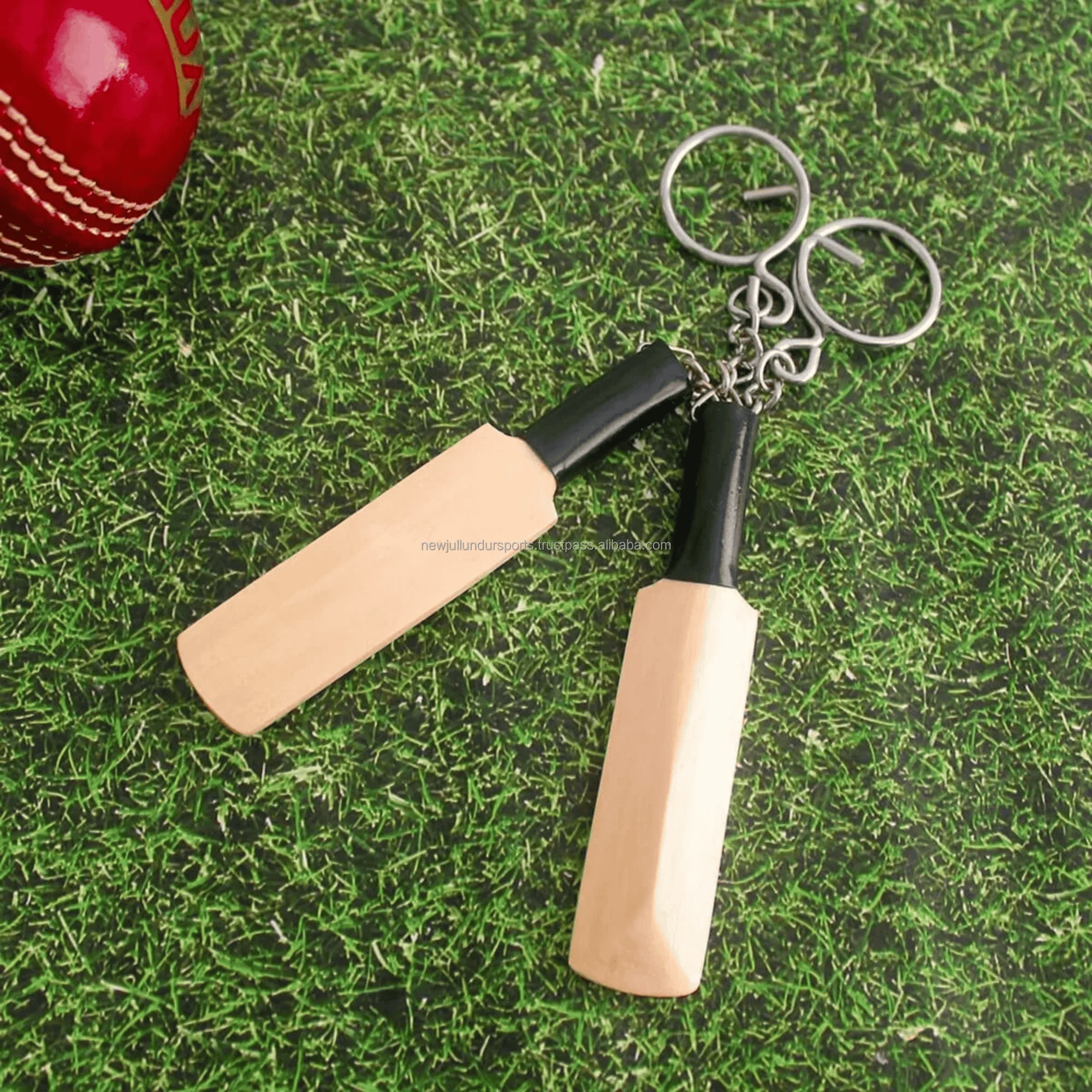 Top quality Cricket Bat Keychain hot style mini cricket bat key holder for Gifting Use promotional use keyring Available