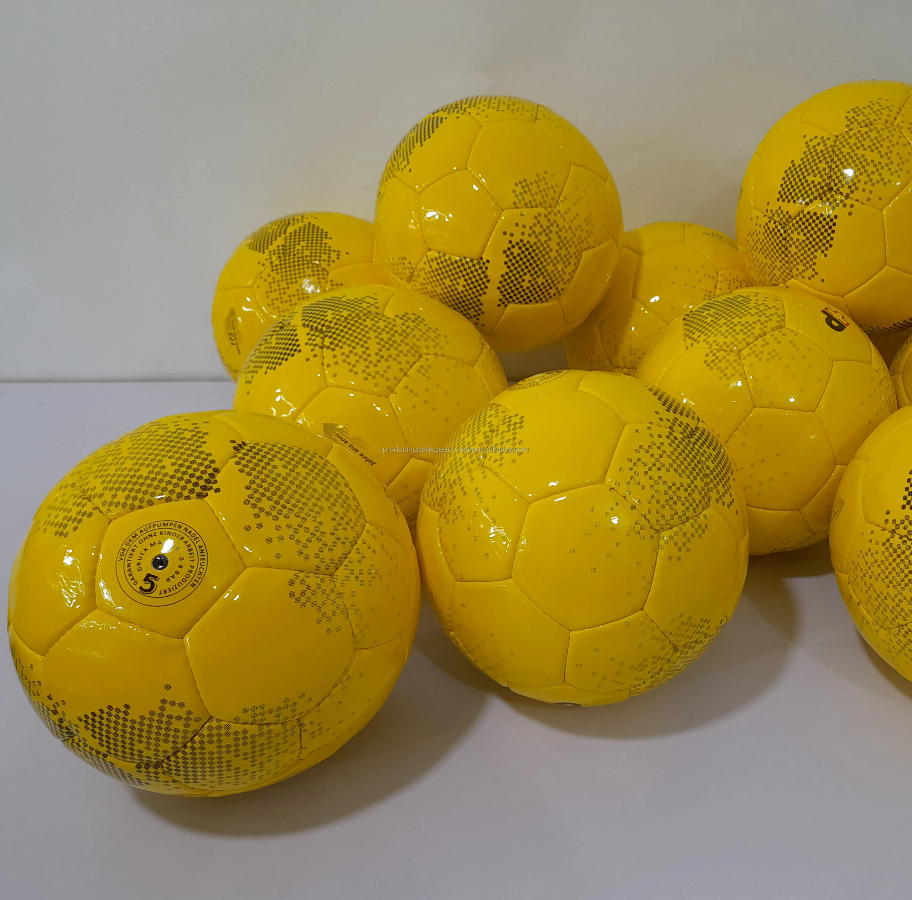 Pakistani Balls from Pakistan Custom Soccer Balls Hand Sewing Training Professional Soccer Balls