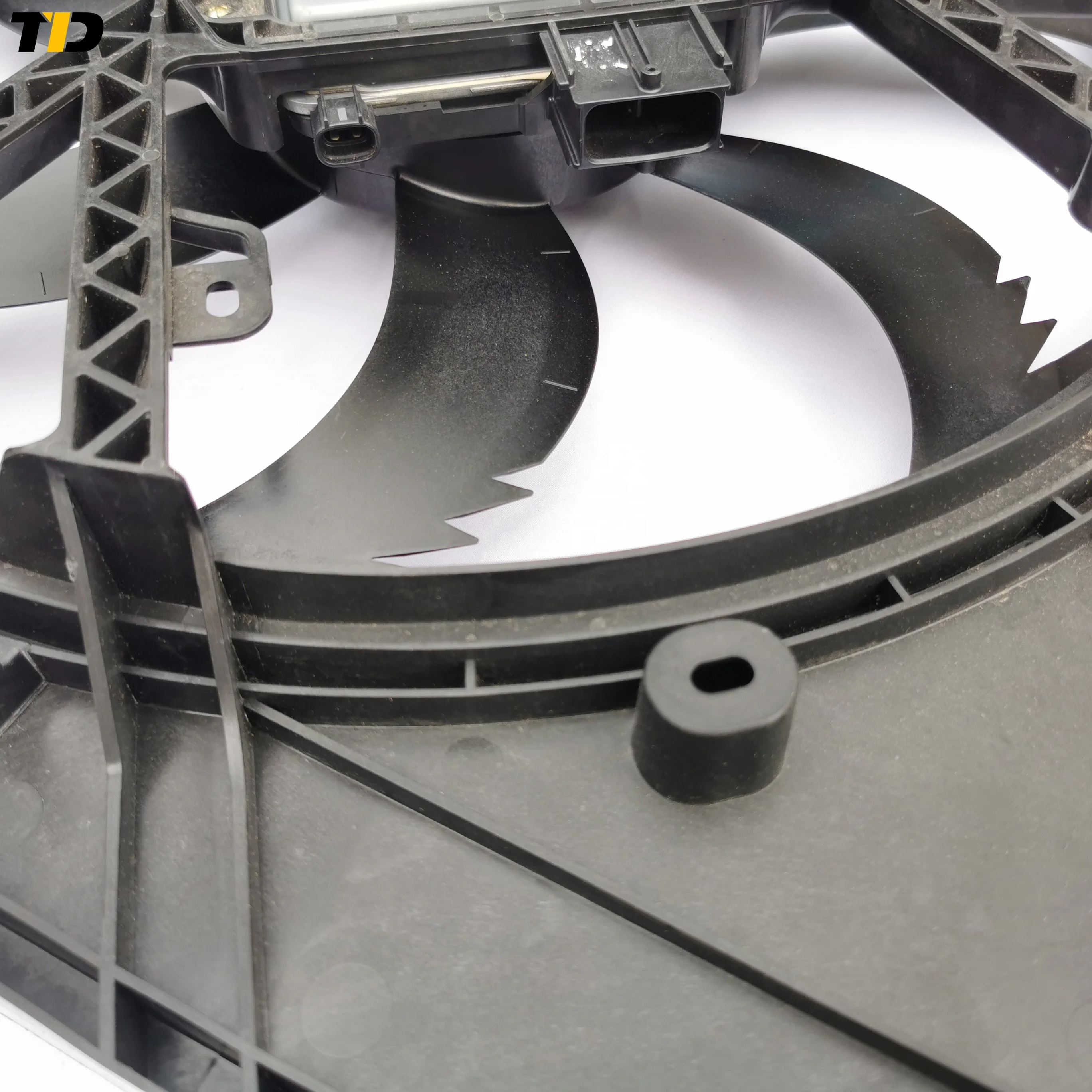 16360-F0100 Fan Assembly for Toyota Highlander 16360-F0100