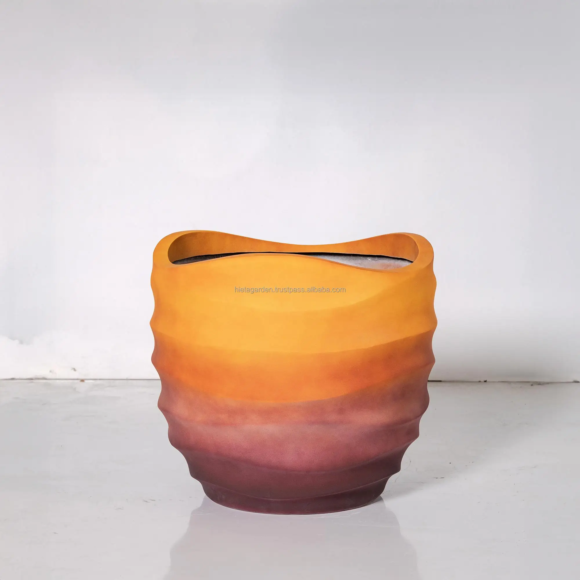 Antique Terra Cotta Outdoor Garden Pots Cheap Pottery Flower Planter for Garden Center Historic Style Flower Vase