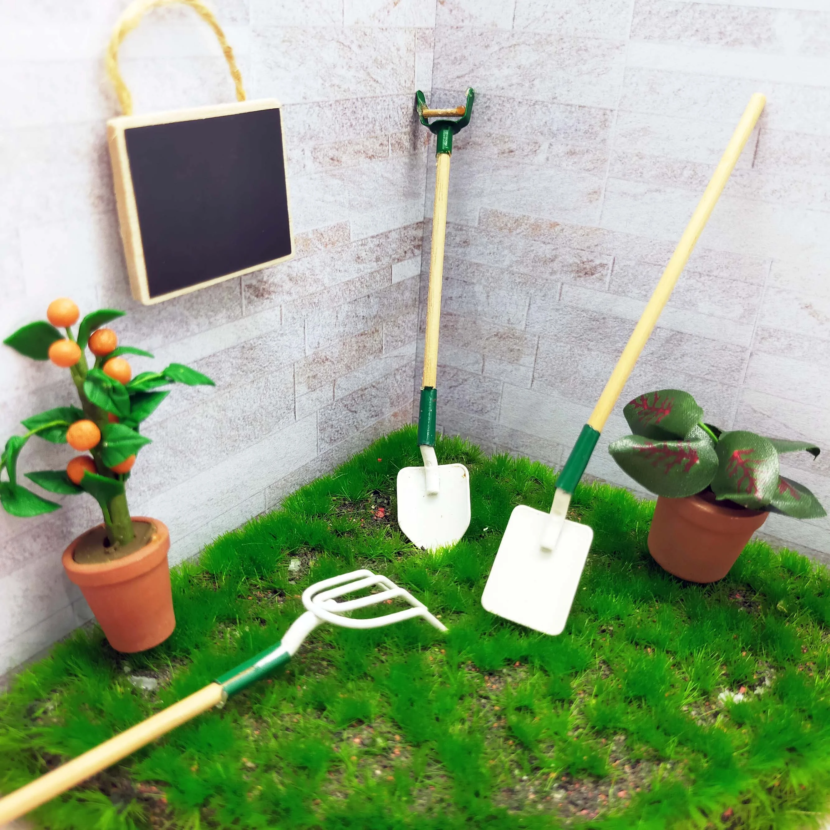 Dollhouse miniatures 1: 12  accessories plant flower gardening tools seeds  wrokshop