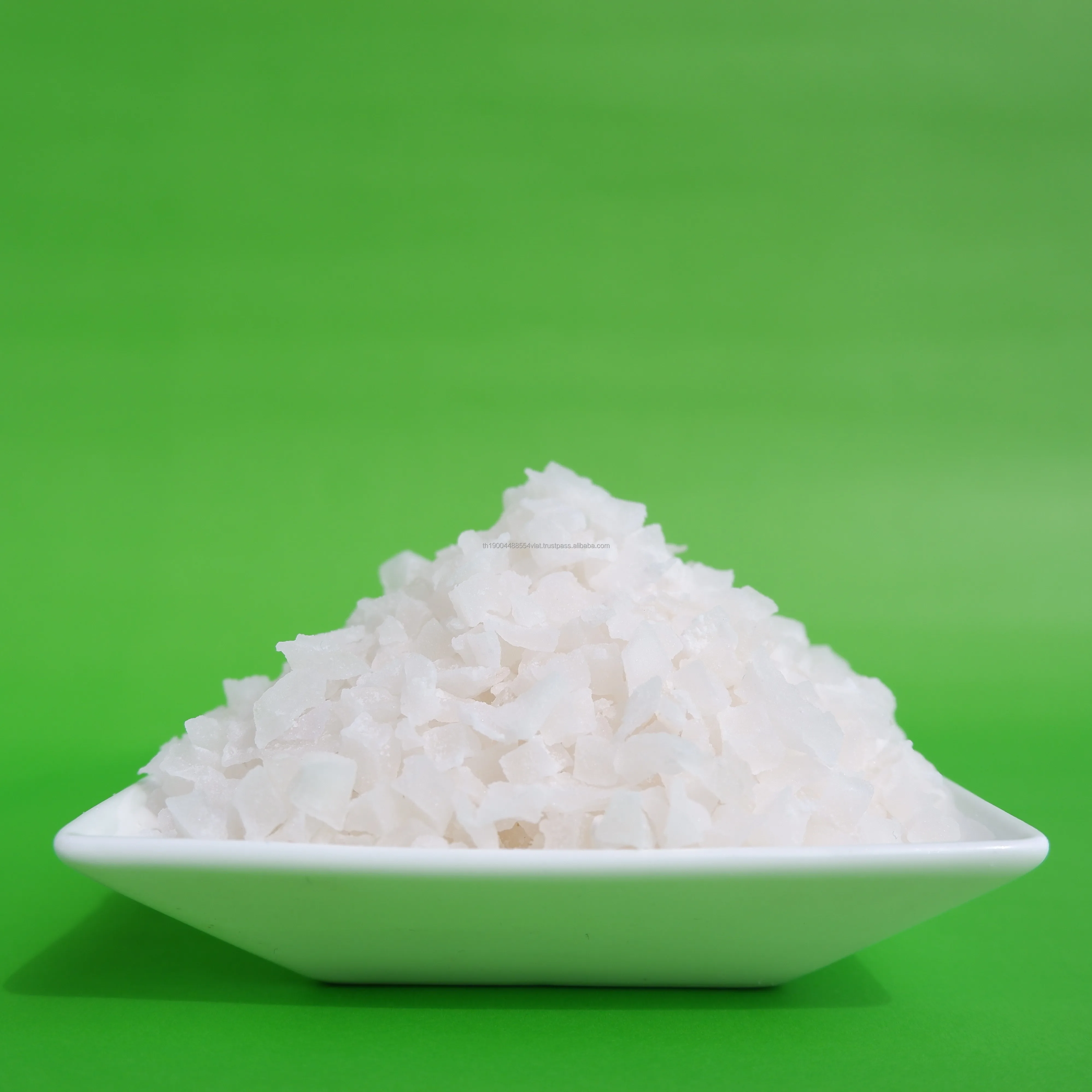 Thailand Manufacturer Dehydrated Fruit Sweet Young Coconut Meat Cube Cut Food Ingredient Coconut Supplier