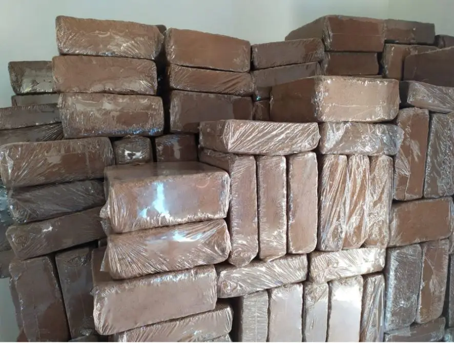 High Yielding Agricultural Prosperity COCO PEAT 5KG BLOCKS Wholesale Supply for Agricultural Waste on Sale!