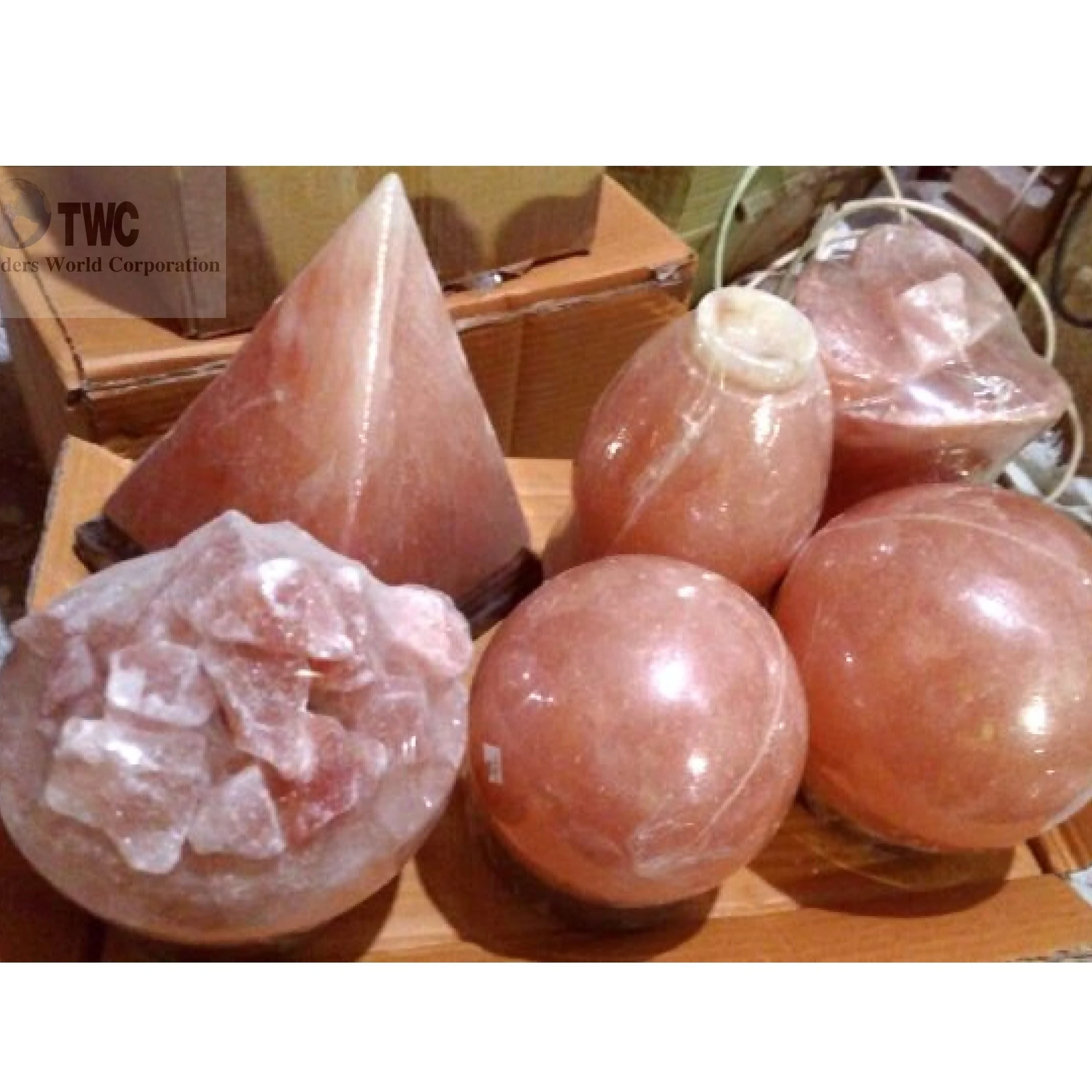 Wholesale 100% Pure Himalayan Salt Lamps High Quality Carved Polished in Popular Bowl Pyramid Styles Decorative Natural Crafts