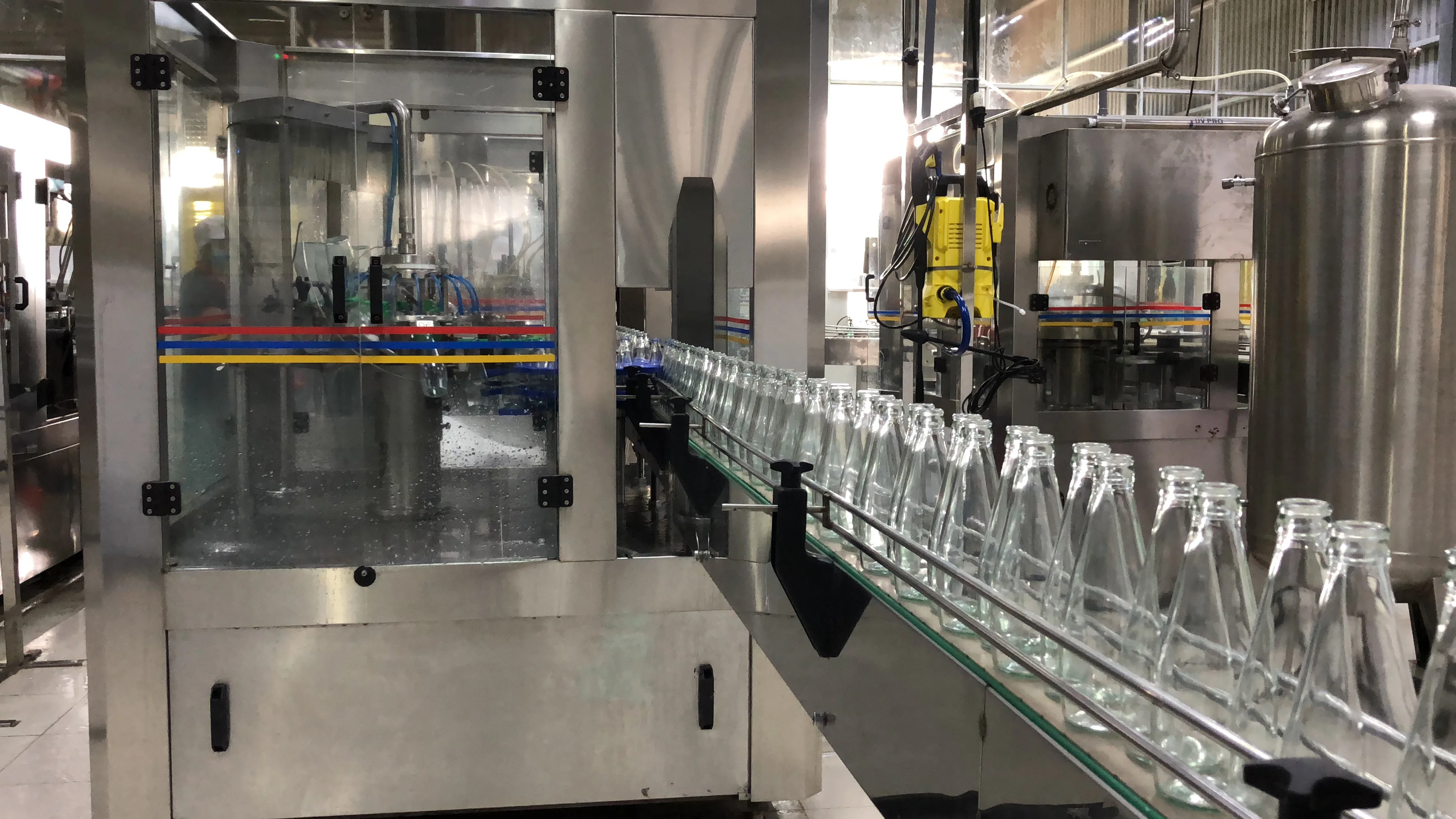 490 мл стеклянная бутылка VINUT кокосовый молочный напиток с бананом и Nata De Coco поставщики производителей для веганов молоко орех