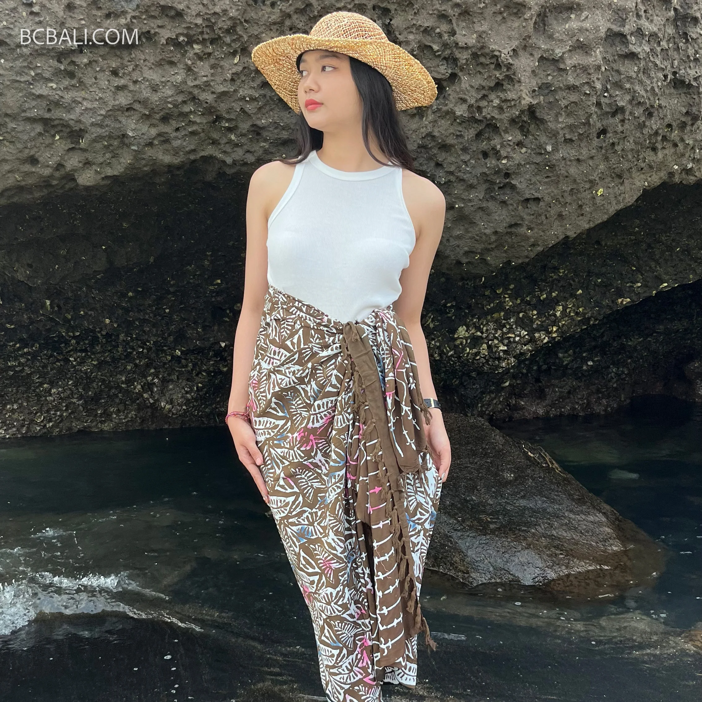New Printed Sarongs With Beautifully Colors Made in Bali By Balinese Artisans Hight Quality Rayon