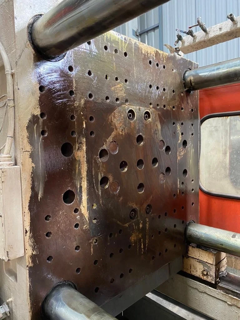 Дешевая jsw 330 тонн использованная машина для литья пластмассы под давлением