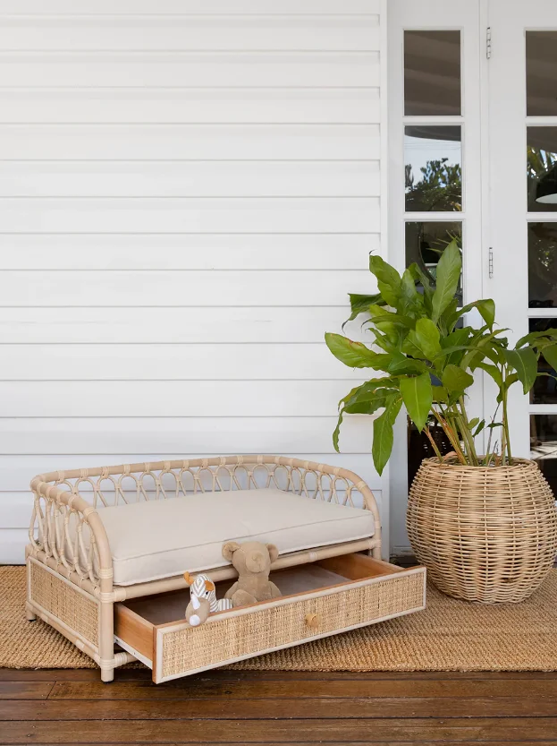 Natural Handmade Rattan Wicker Sofa Bed for cat and dog sleeping bed eco friendly luxury with cotton cushion wholesale