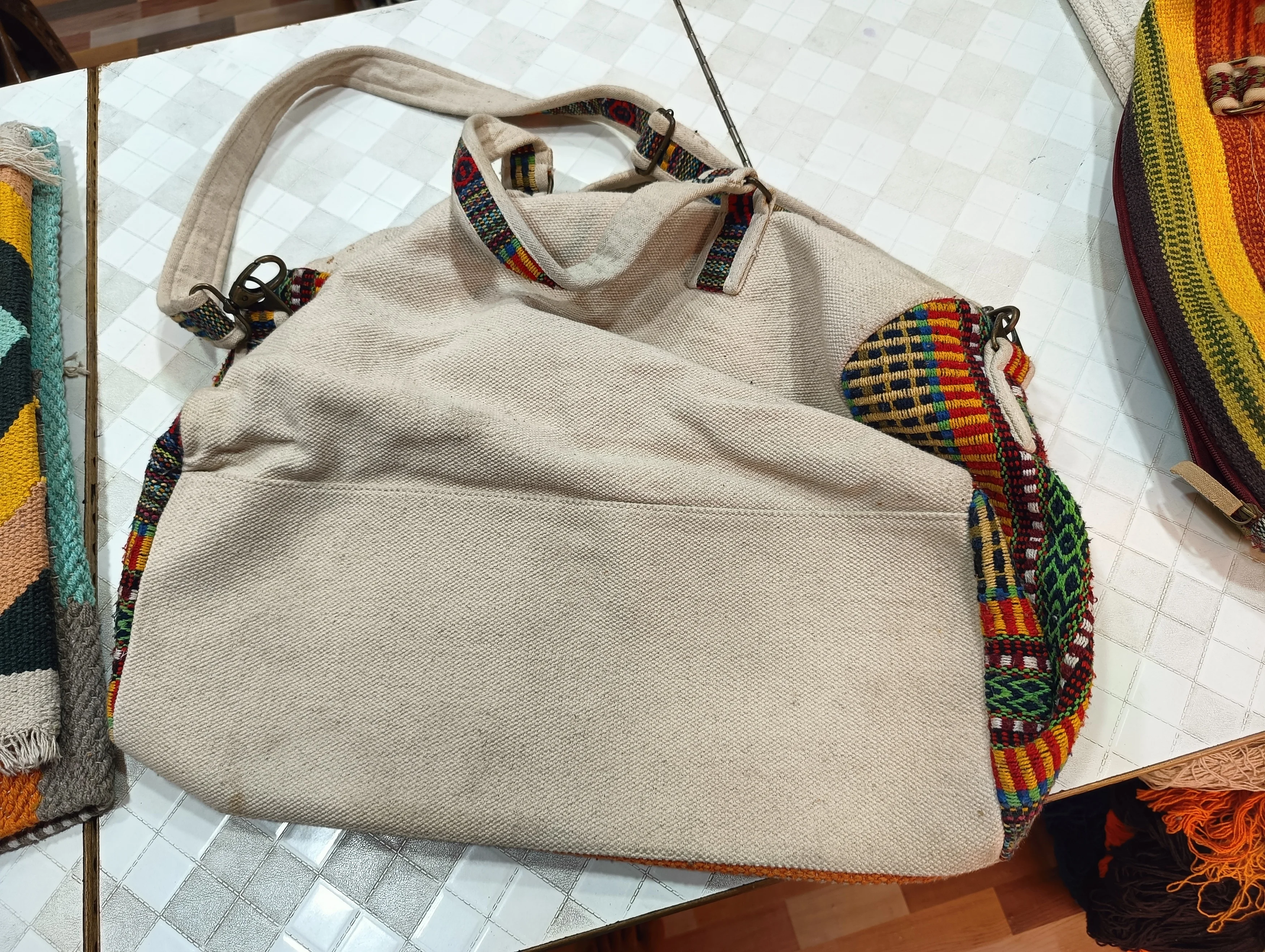 Best quality handbags Indian handmade cotton kilim design tote bags for daily life use at customized colors & sizes