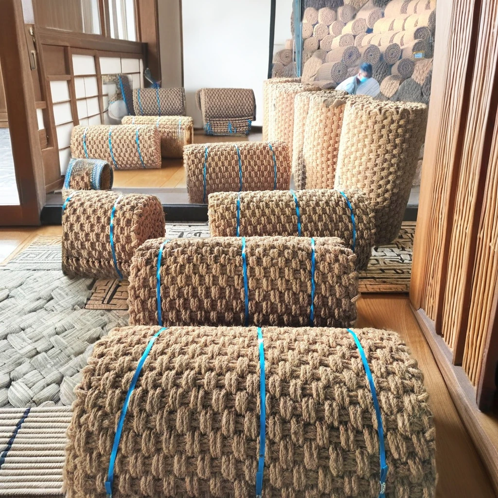 Premium quality ECO Friendly Coconut coir matting roll from Vietnam for outdoor paving Size 1*1m , thickness 35mm 100% natural