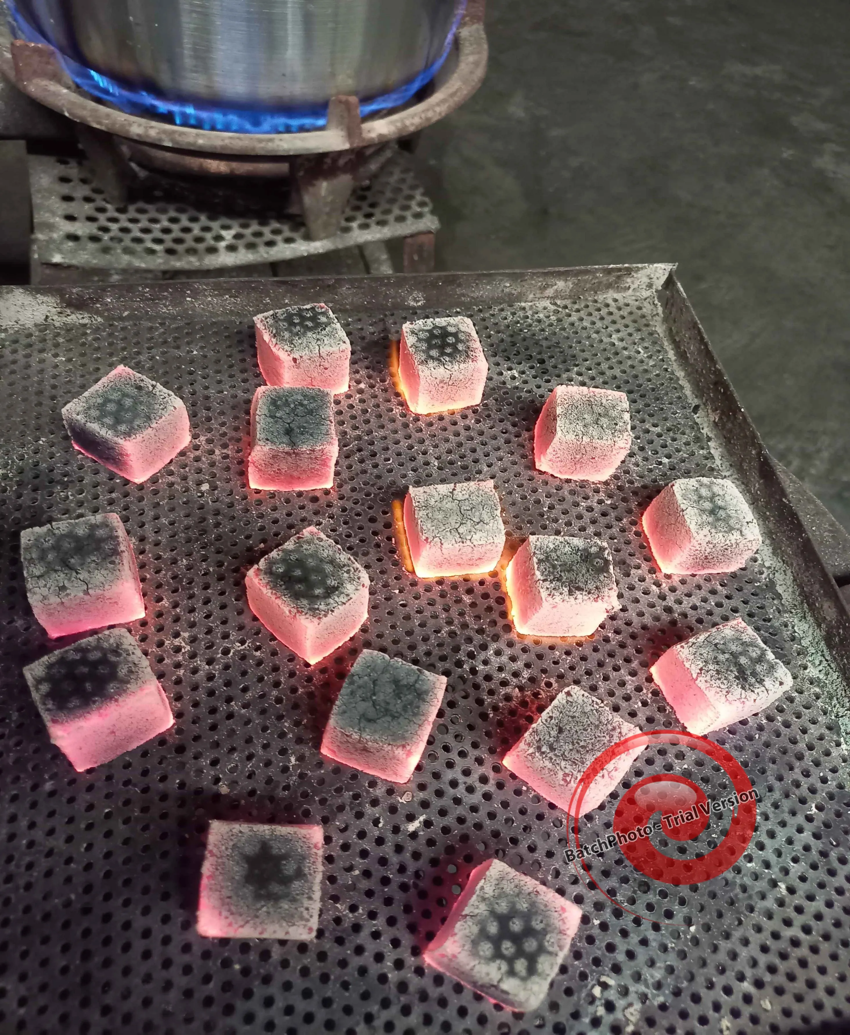 MACHINE MADE NEW HOOKAH Briquette Charcoal Making Machine For Shisha Hookah in Indonesia