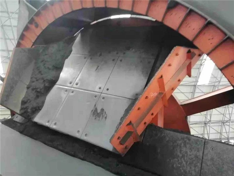smooth surface chute ,truck liner chromium carbide overlay bimetal  wear plate high quality  for mining