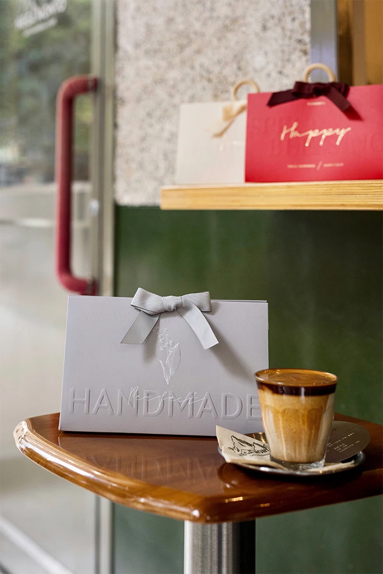 Белая карточка 10*10 уникальные роскошные маленькие подарочные пакеты для поделок бумажные с принтом покупок