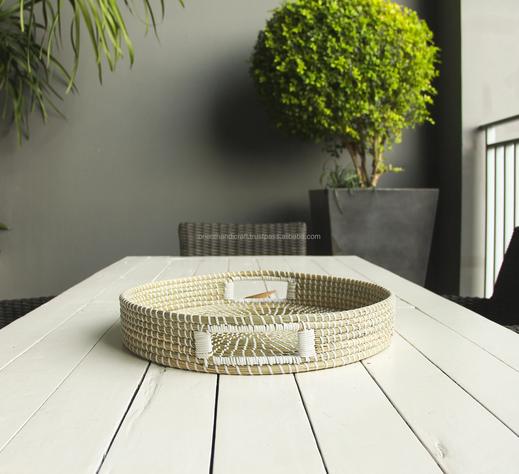 TORTILLA Coil Seagrass Serving Tray with Handles and White Thread (set of 3)