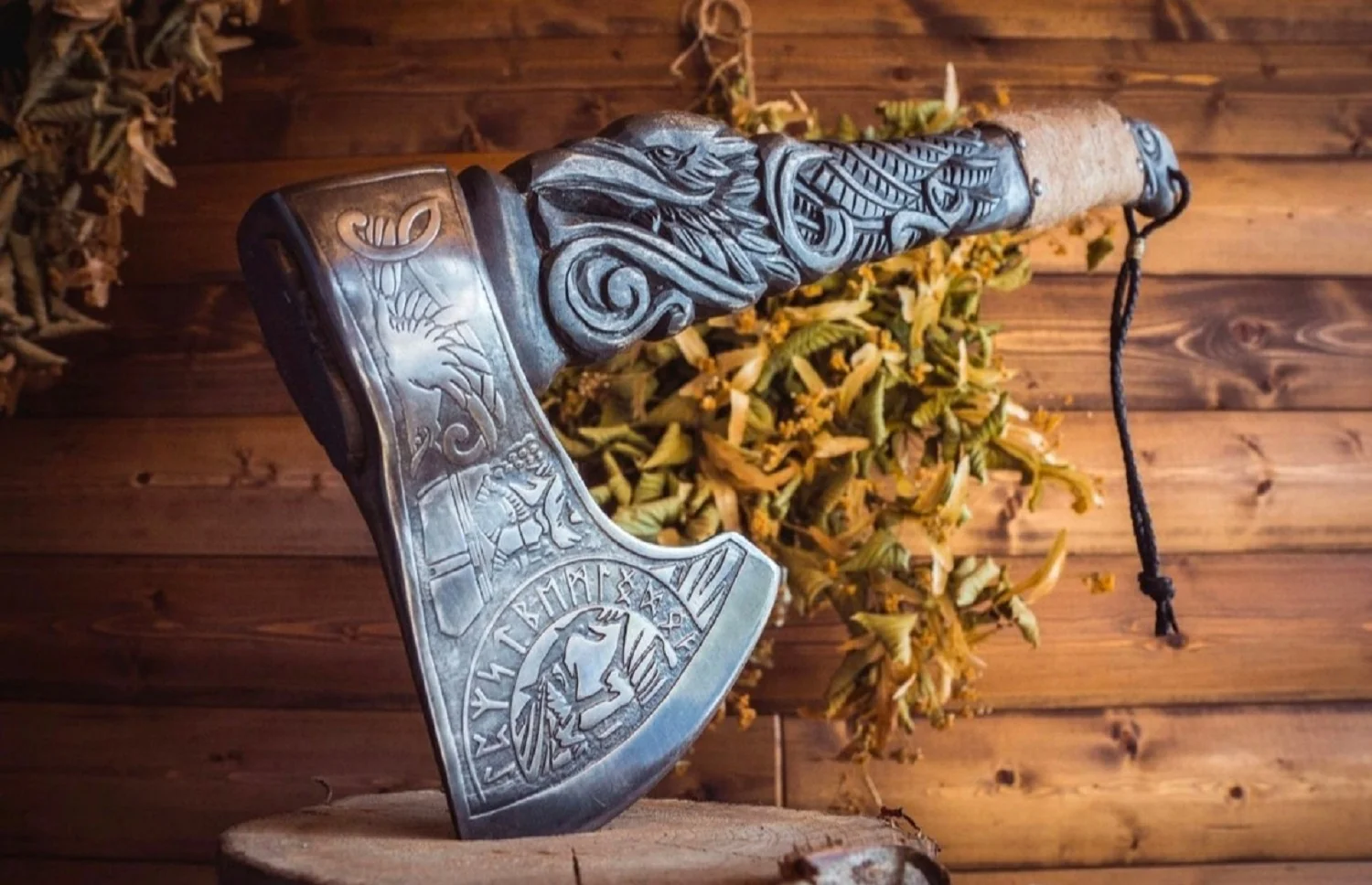 Единство ручная работа 5160 сталь ручной работы по индивидуальному заказу с VIKING Ворон топор удивительной гравировкой ручка