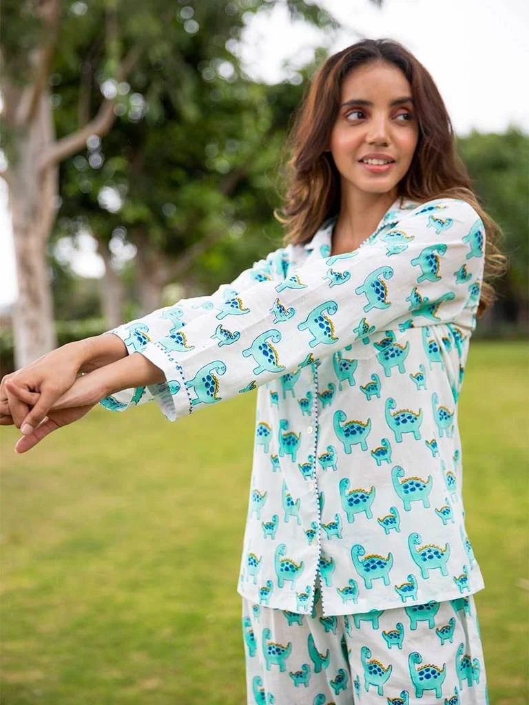  Пижама из мягкого хлопка с принтом «рука-блок» идеально подходит для выходных