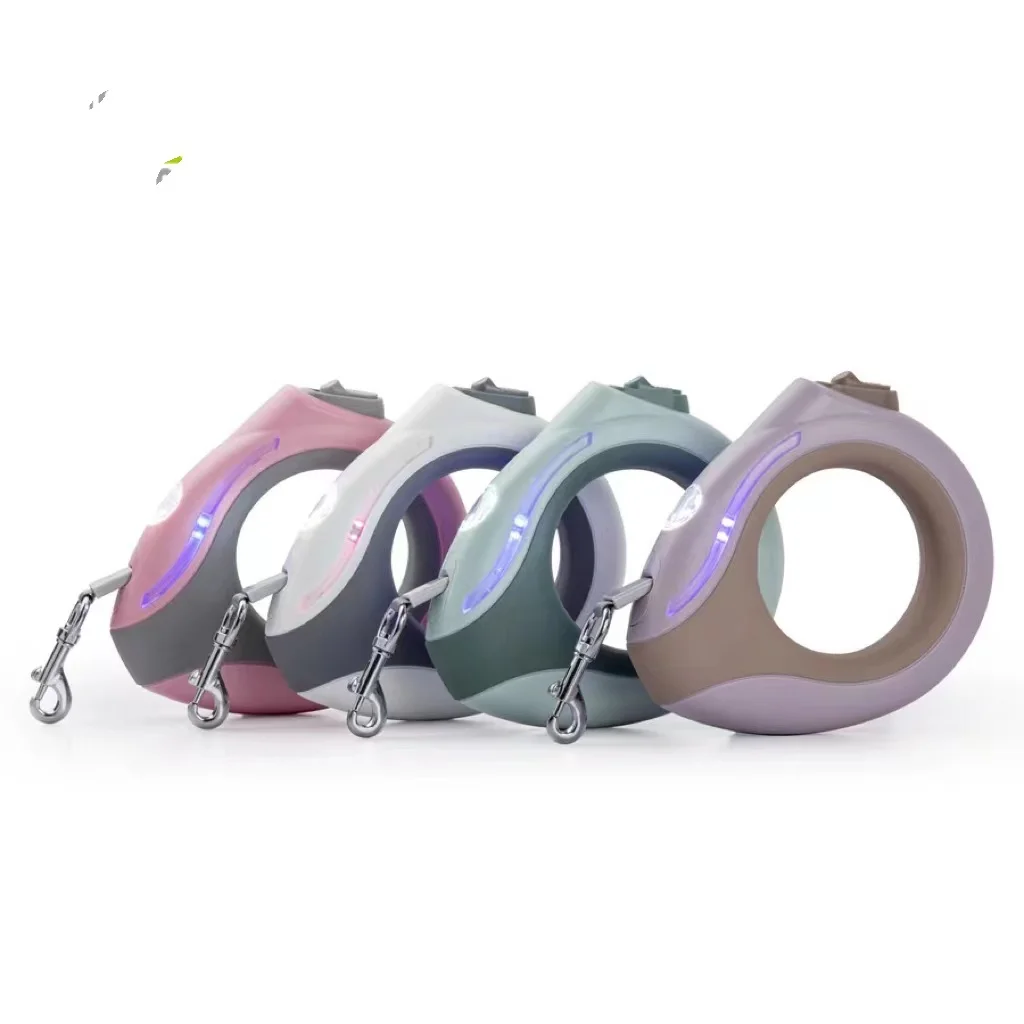Manufacturer Wholesale New style retractable dog leash stkretch and sh flashlight USB rechargeable pet tractor
