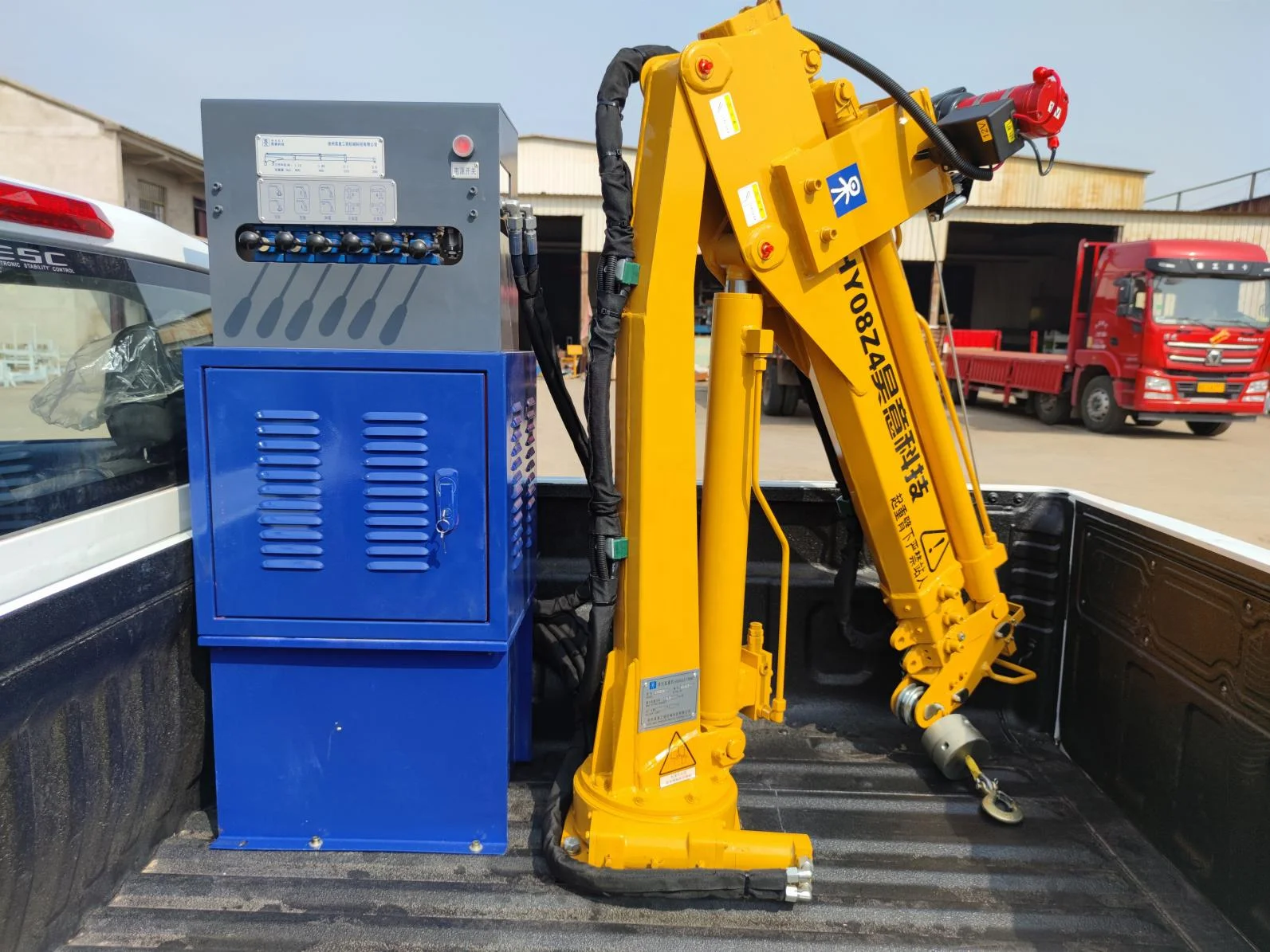 HAOY 800Kg 3/4/5 Section Knuckle Boom Wireless Remote Control Electric Winch Mini Pickup Mounted Crane