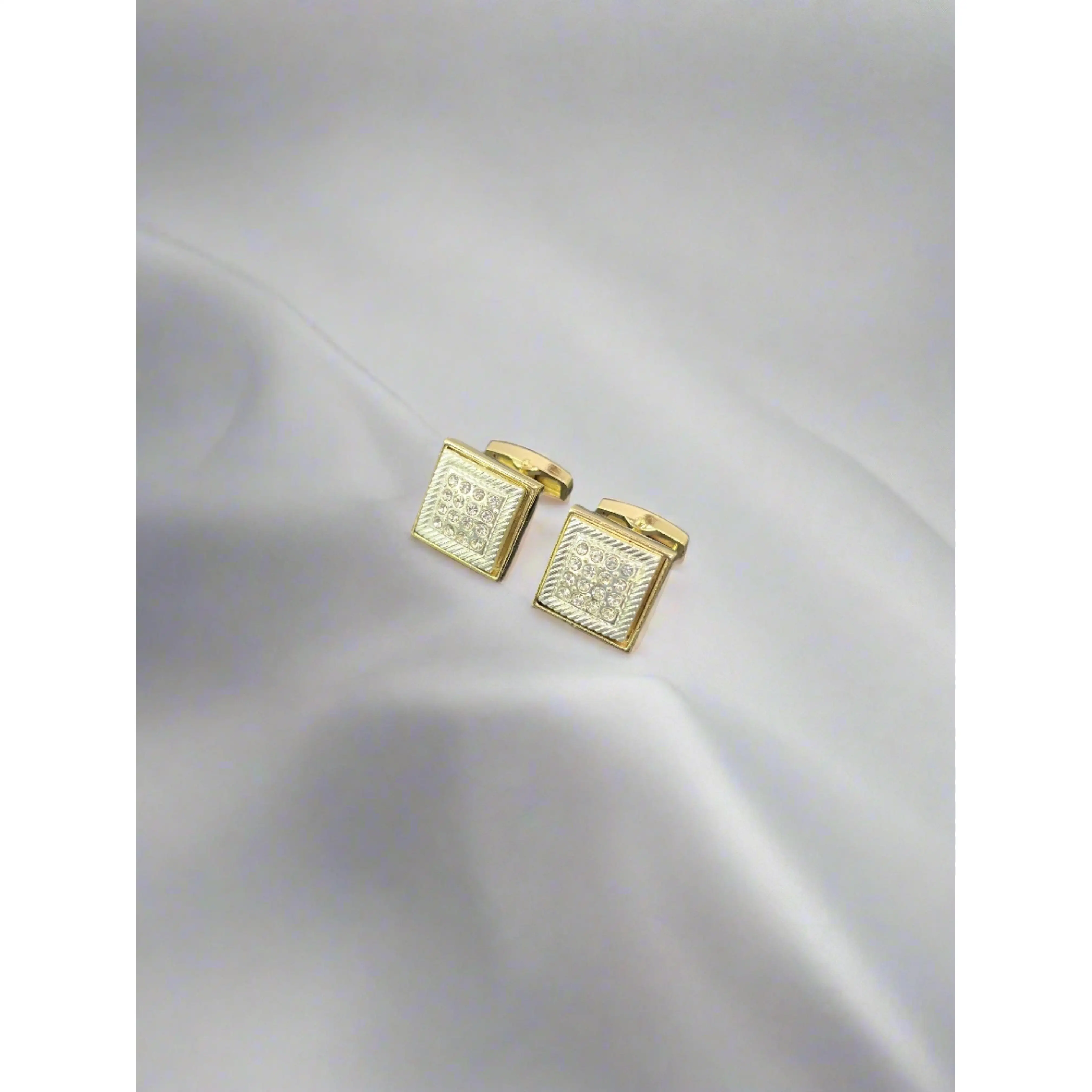 Natural Silver Studded Cufflinks Raw Materials Alloy Type