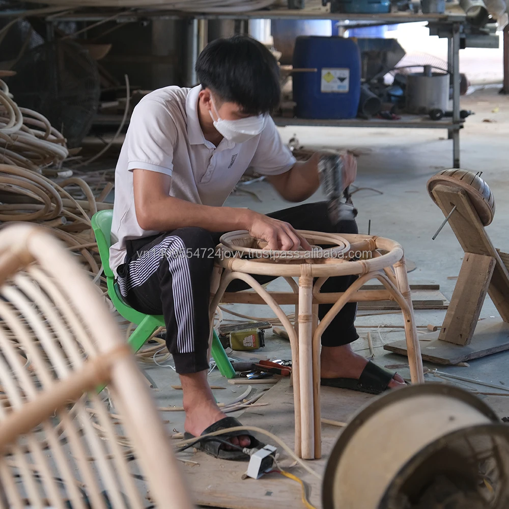 Плетеный стул из ротанга экологически чистый натуральный плетеный сделанный во Вьетнаме хорошая цена оптовая продажа