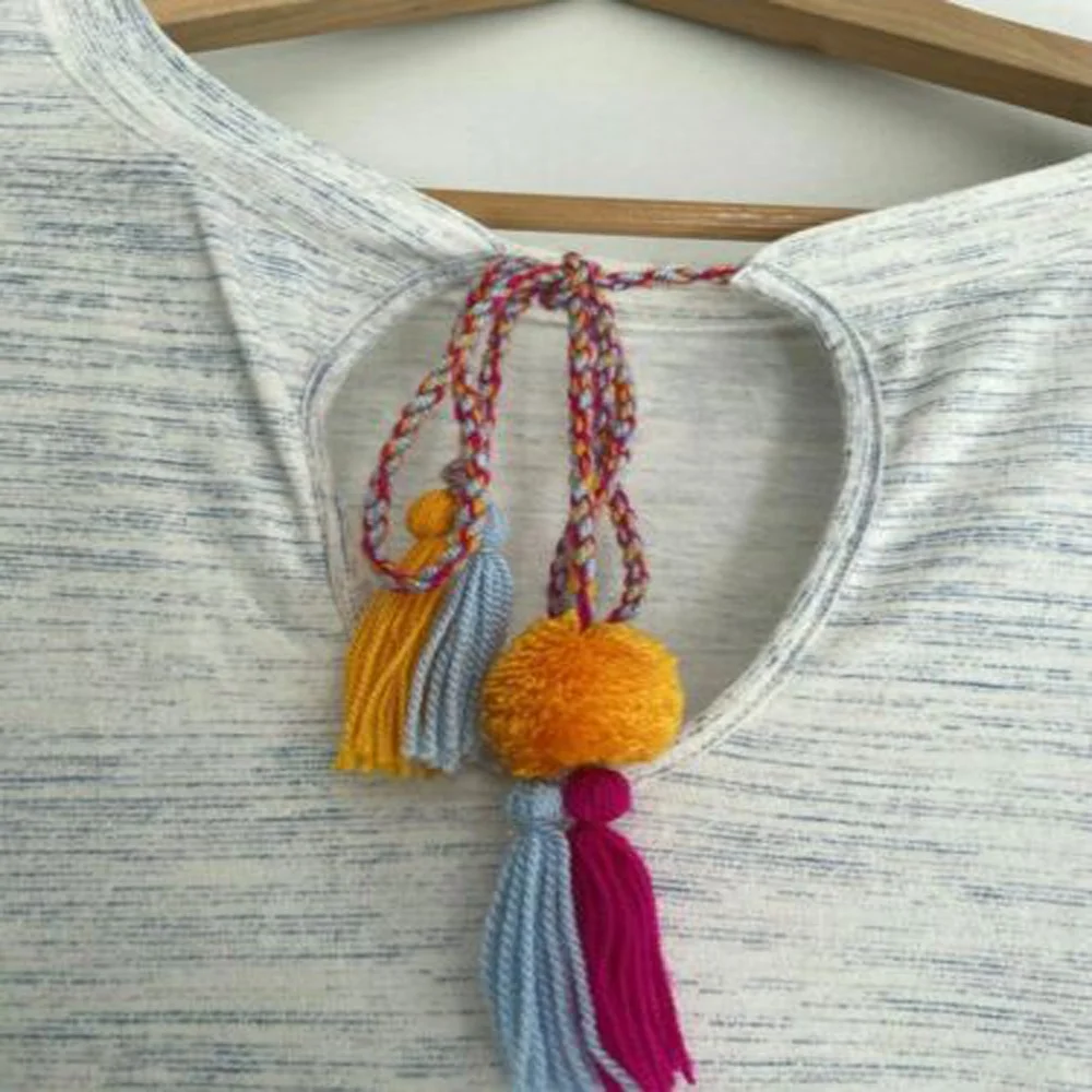 Women Swing Tee T-shirt With Pome Pome Tassels Size S Suit 8-12 100% Cotton with high quality and comparable price
