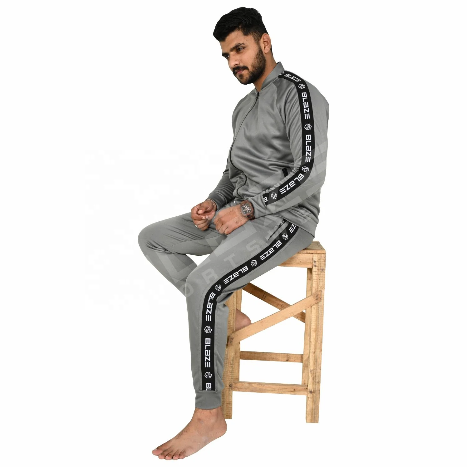 Спортивный спортивный костюм