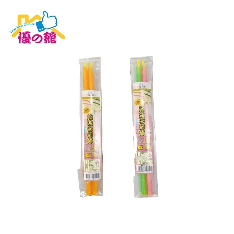 Rolling plastic kitchen bag clip seal for food