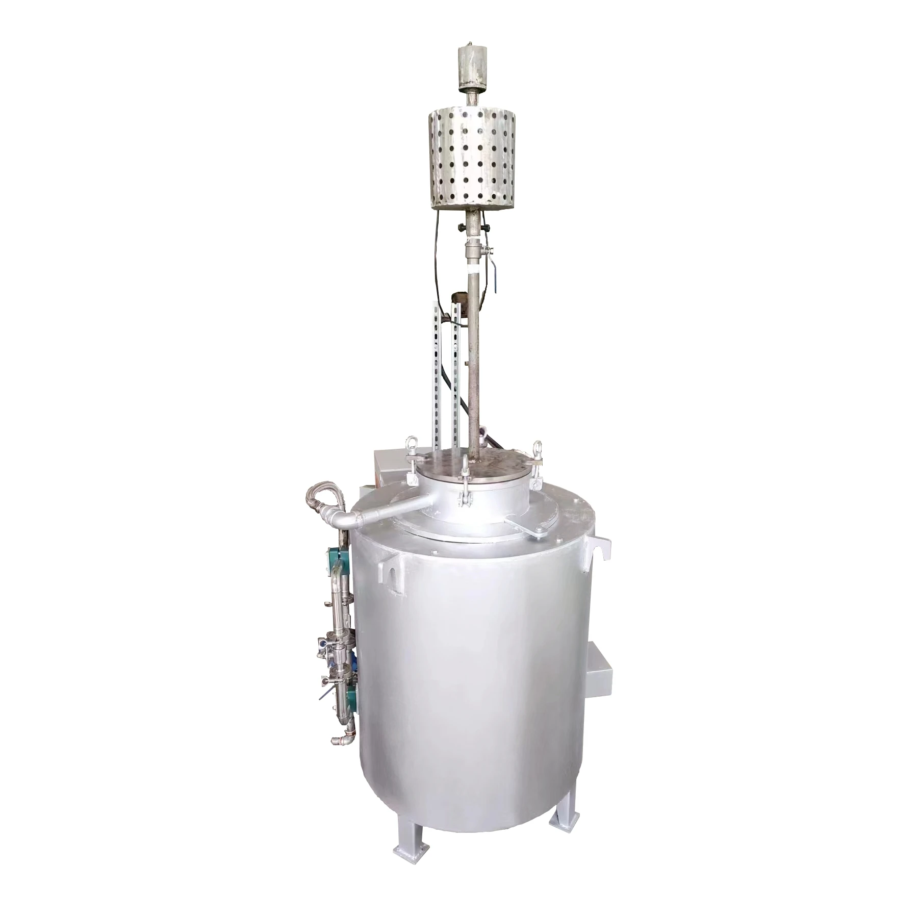 Well type quenching and carburizing furnace for steel shaft part