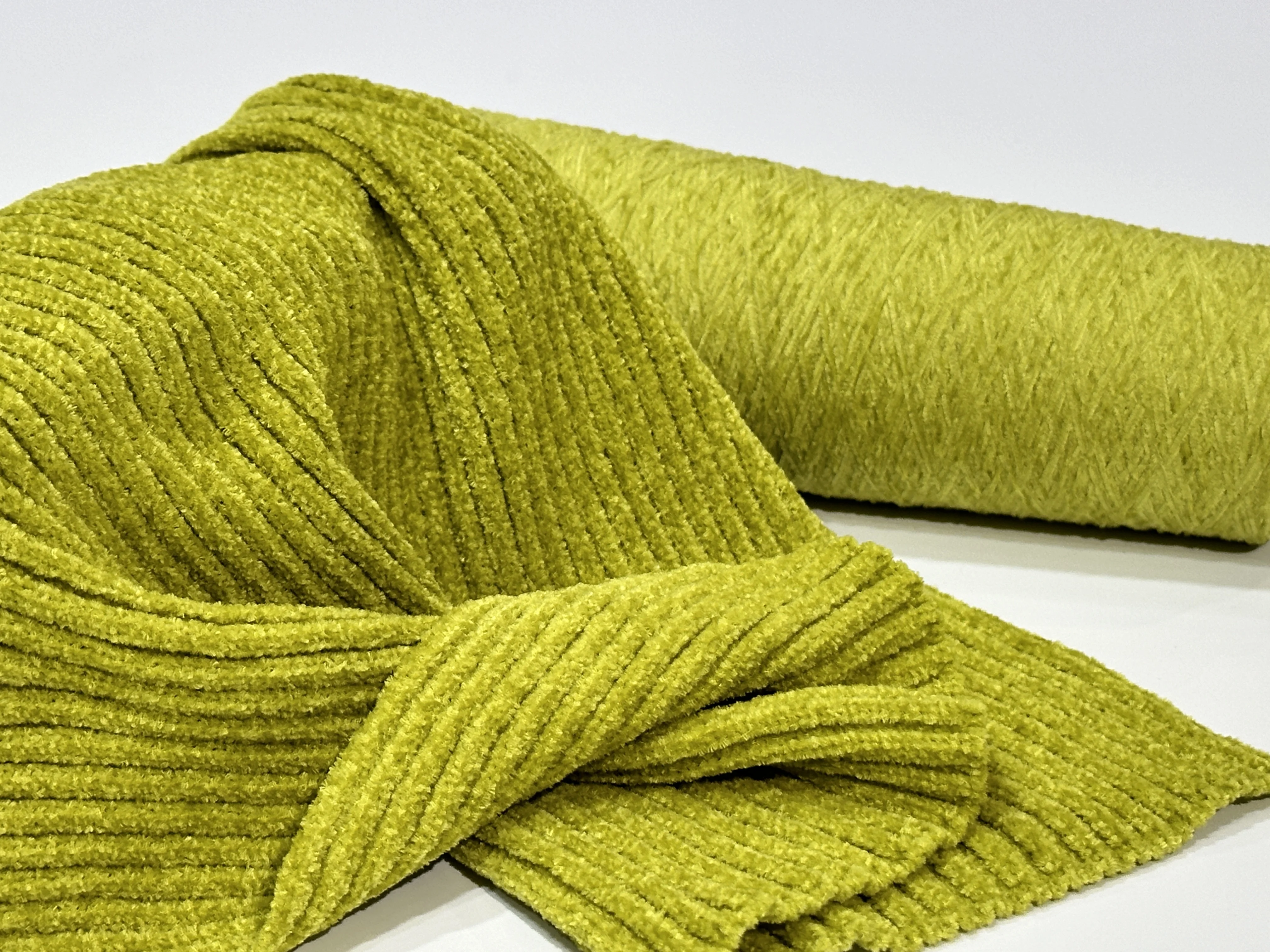 High Quality 100% Polyester Chenille Yarns Fancy Chunky Yarn