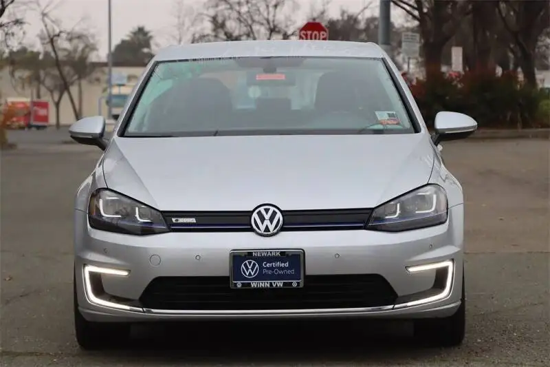 2015 Volkswagen e-Golf2.jpg