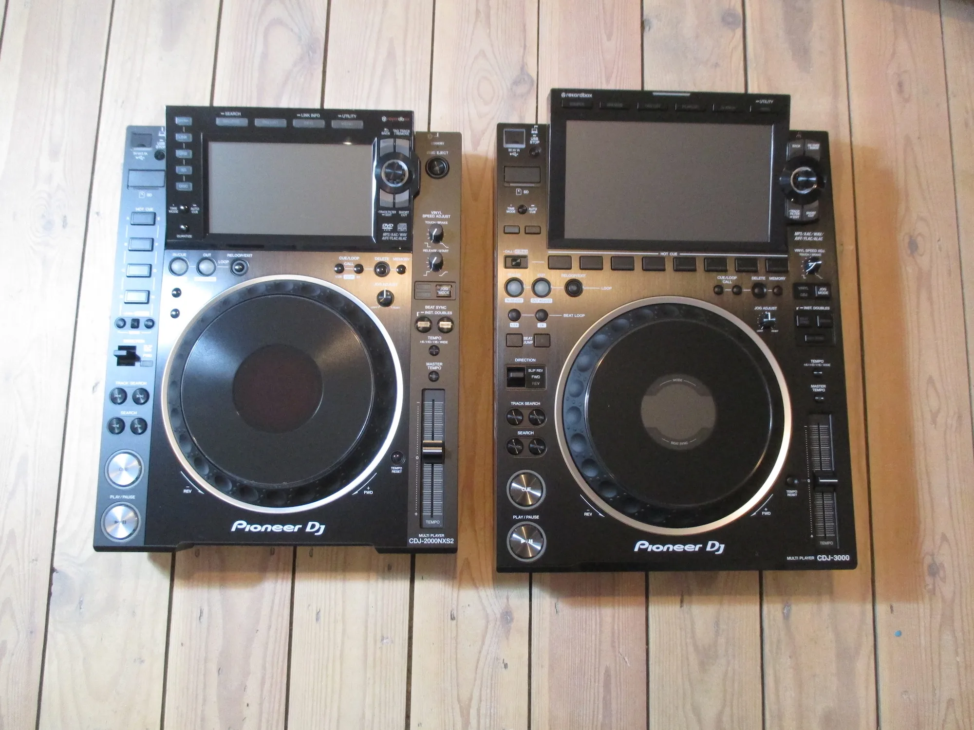 Quality New Pioneer CDJ-3000 Professional DJ Multi CD Player