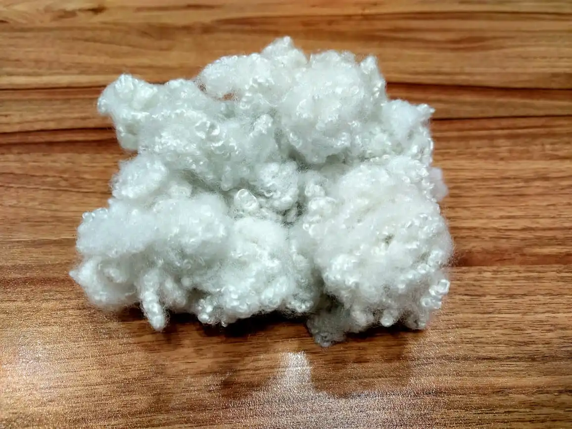 VERY GOOD QUALITY VIRGIN/RECYCLED POLYESTER FIBER FOR SALE