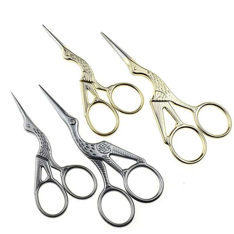 Необычные ножницы с вышивкой и рукояткой