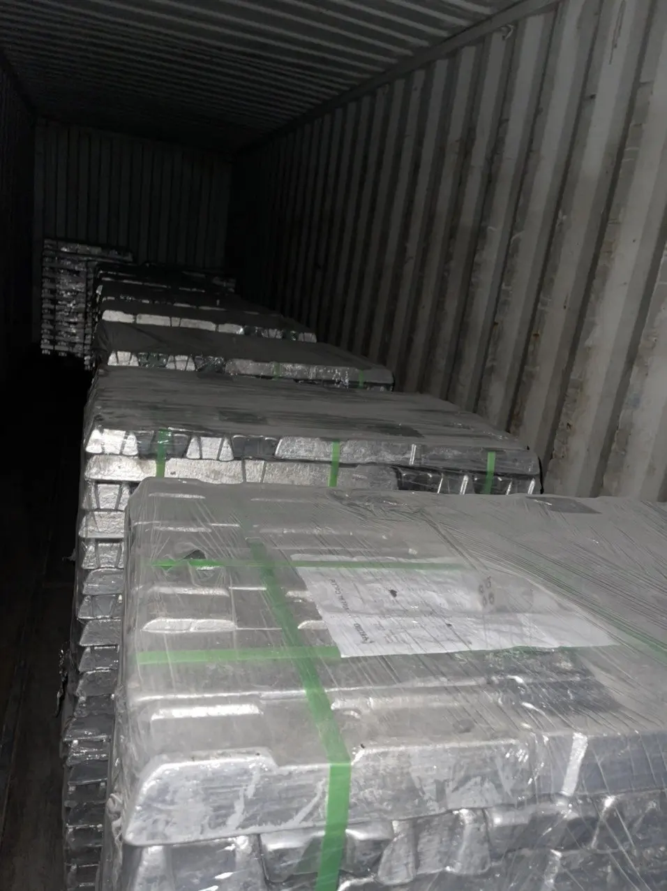 
Manufacturing Aluminum Alloy Parts And Accessories Le Bao Chau Aluminum Ingots ADC12 Shipping From Vietnam 