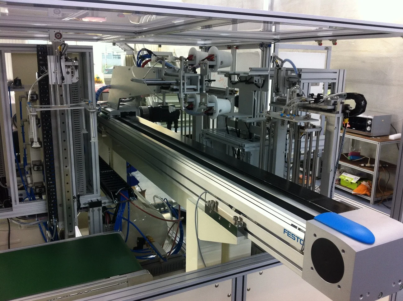  Машина для этикеток IML robot solution in mold 1000 мл ванна 2 полости от машины литья под давлением кормления