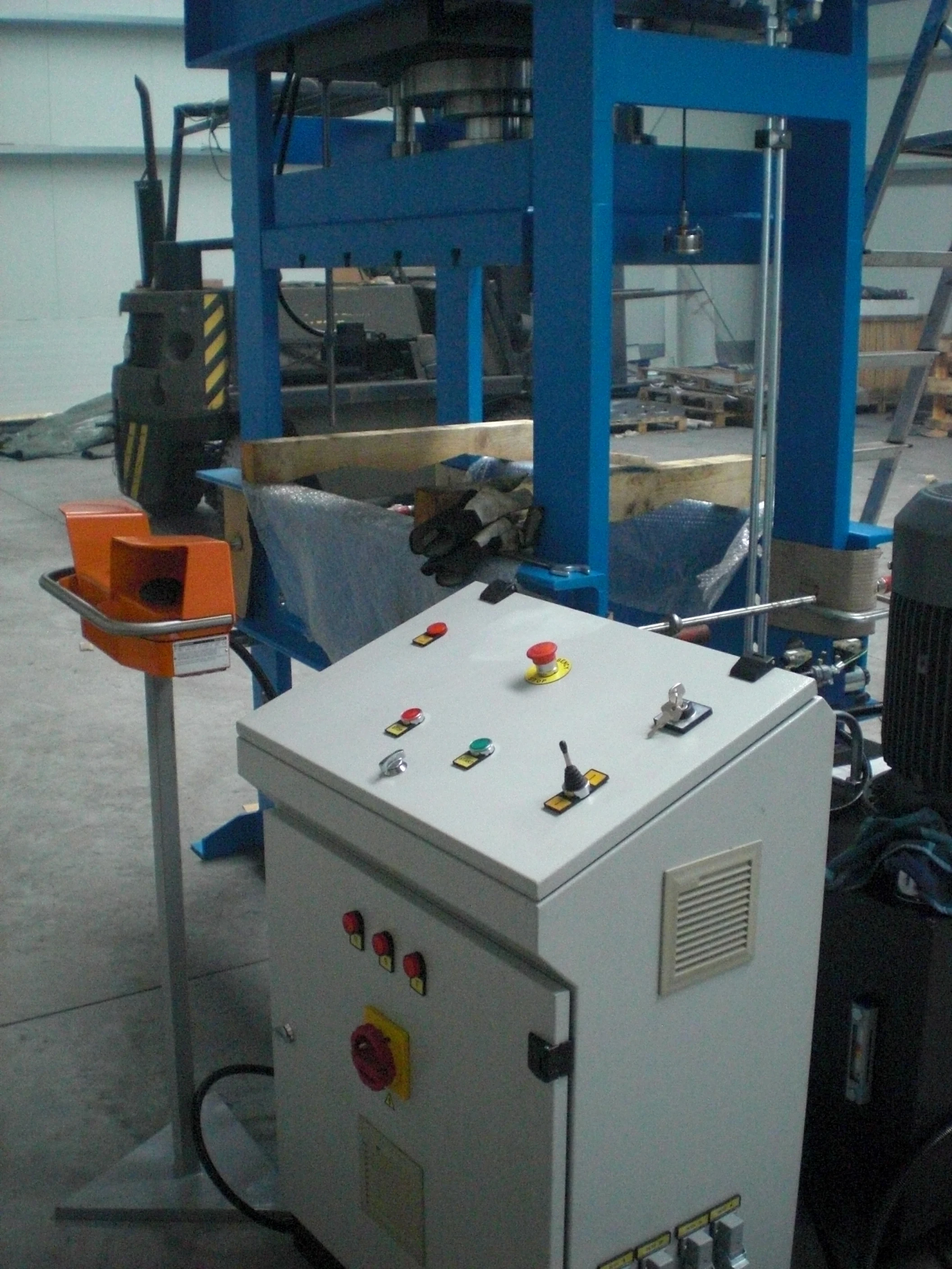 Hydraulic workshop press WSP390 1000-2500kN