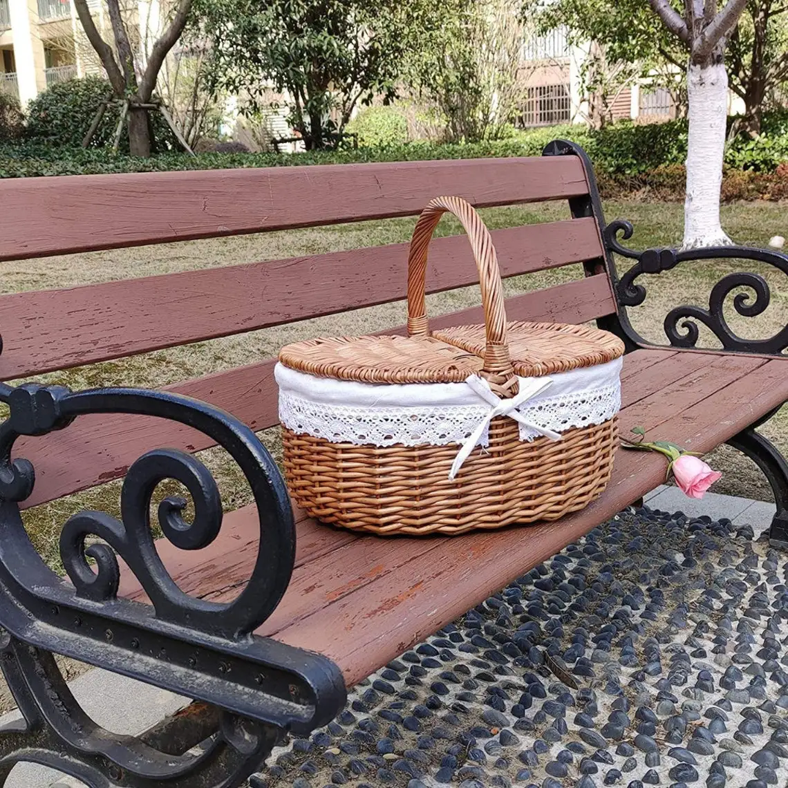 Wicker Picnic Basket, Handmade Basket Hamper with Lid and Handle Sturdy Woven Body with Washable Lining