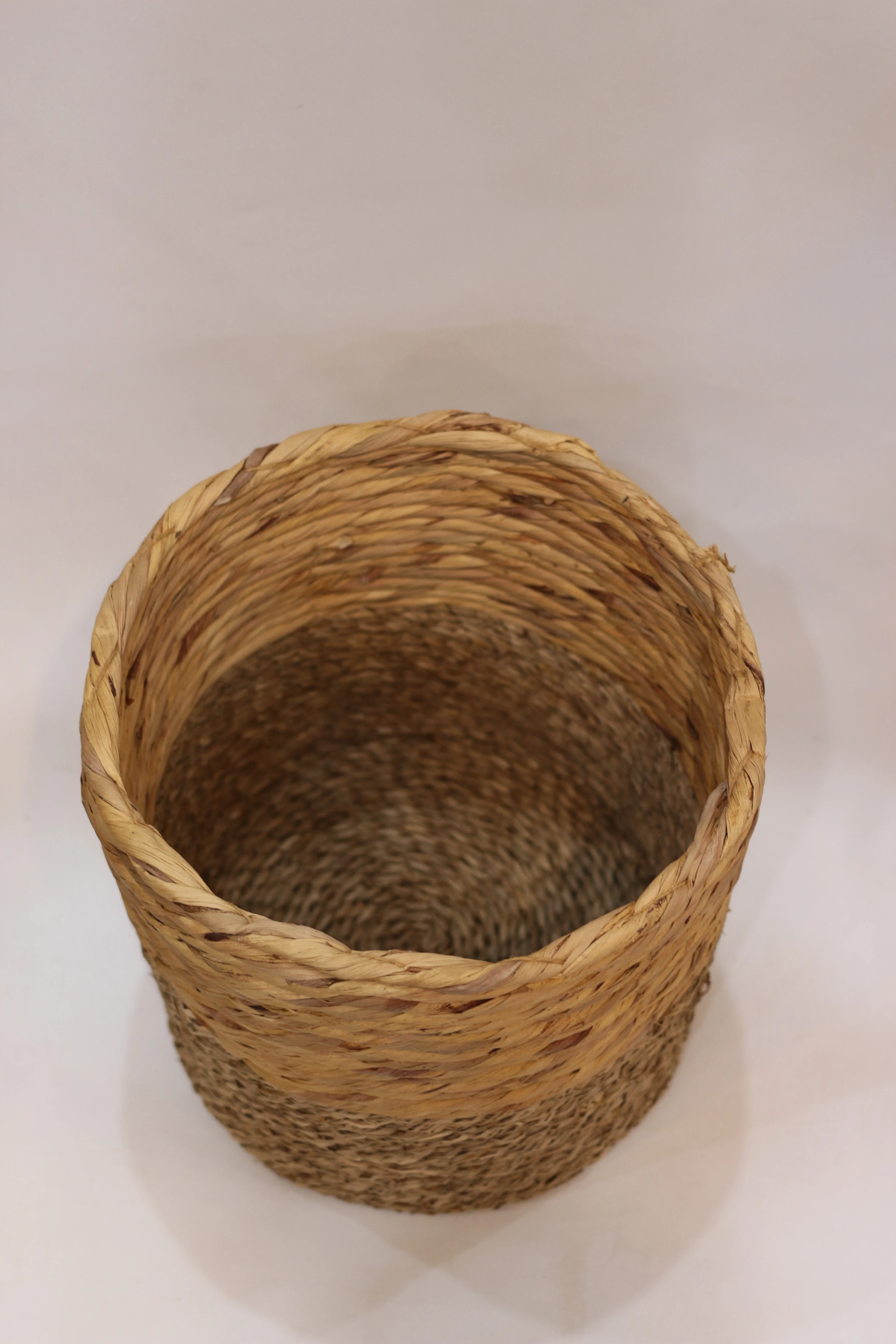 Best selling seagrass storage box, water hyacinth storage basket use for house decoration interior accessories