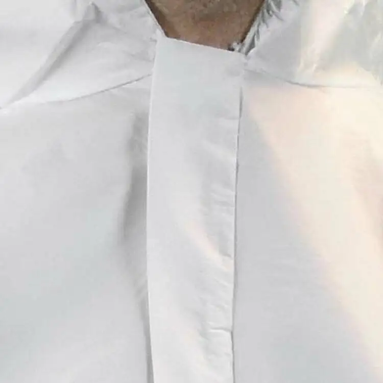 Одноразовый эластичный костюм на запястье пинетка и капюшон белый комбинезон (средний)