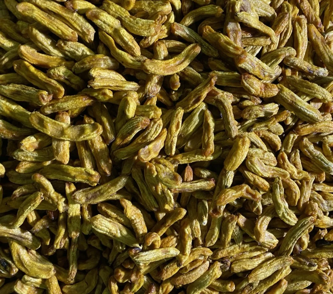 Long Shape Dried Banana With AD Drying Process  Snack Fruit 12-24 Months Shelf Life Soft Big Slice Banana  From Vietnam