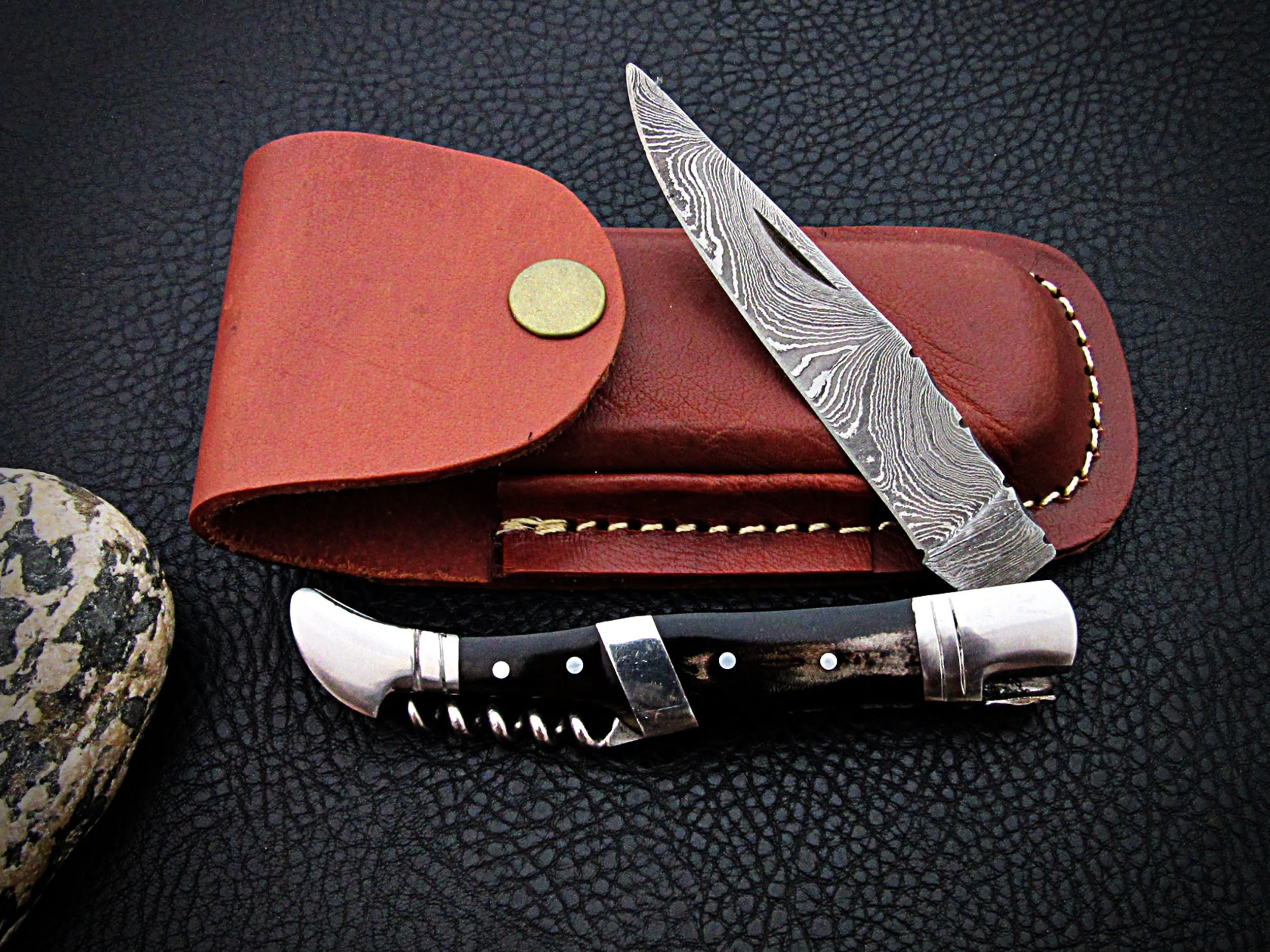 100% wholesale Top quality Damascus steel handmade folding knife/pocket knife horn handle with leather sheaths SCW-FK-0051