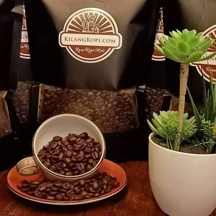 Высококачественный натуральный органический Сладкий коричневый Арабика кофейные зерна среднего темного обжарки из Бразилии