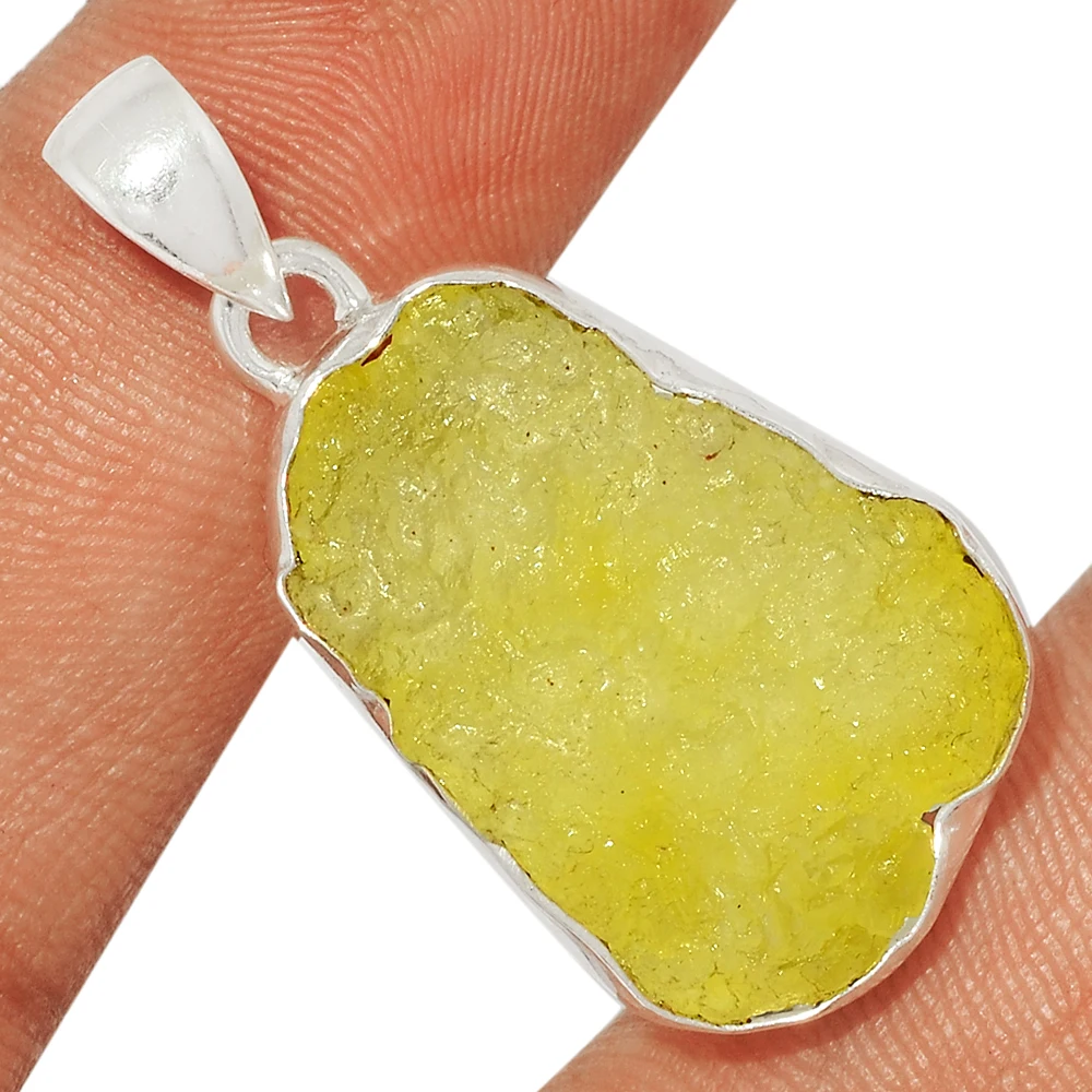 Необработанные подвески из драгоценных камней привлекательное качество 100% натуральные необработанные бруцита