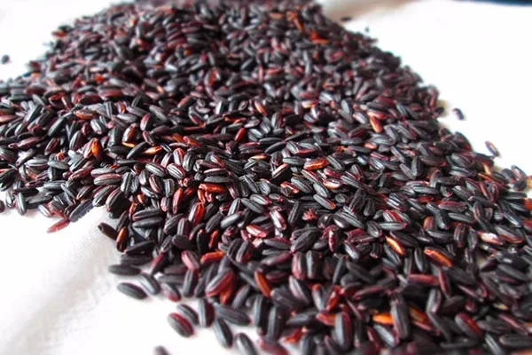  100% натуральный здоровый черный рис здоровые темно-фиолетовые зерна очень полезно чем белый (Ms Деми + 84 961 733 400)